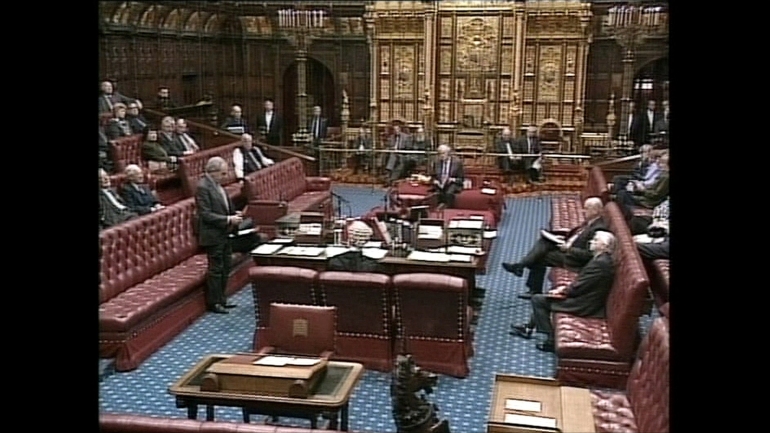 مجلس اللوردات: لا مانع من تسليم بينوشيه لإسبانيا 1998/11/25