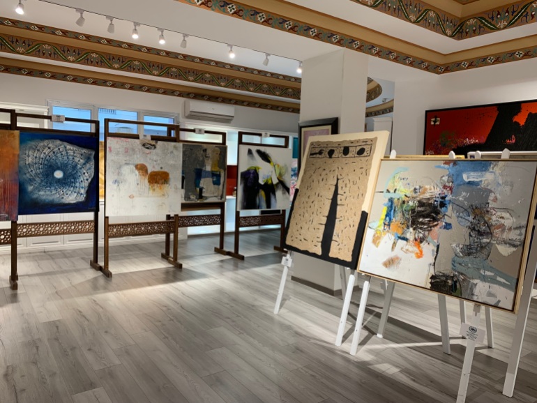 الرباط/ اللوحات معروضة في معرض قطاف الأهلة التضامني مع القدس