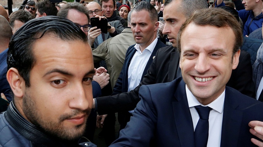 النيابة الفرنسية تتهم أحد مساعدي ماكرون باستخدام العنف ضد متظاهرين