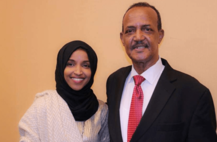 وفاة والد إلهان عمر متأثرا بكورونا