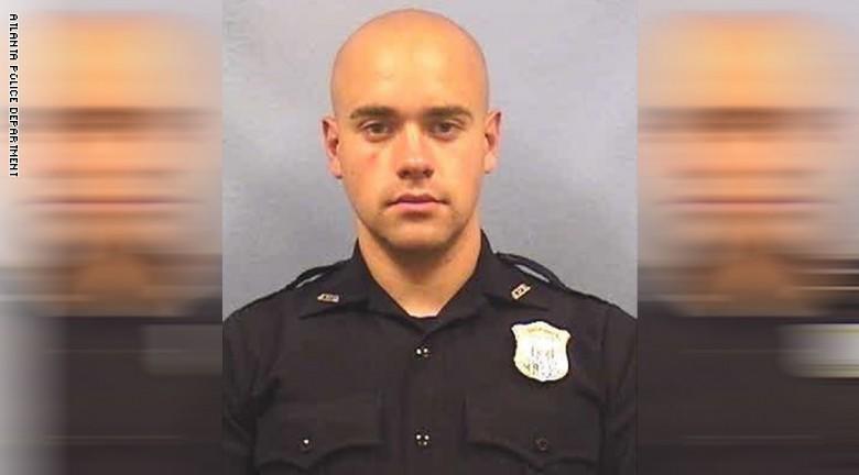 كشف هوية الشرطي الأمريكي قاتل بروكس