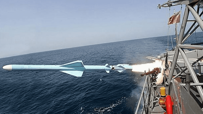 الجيش الإيراني: مقتل 19 جنديا في حادثة البارجة