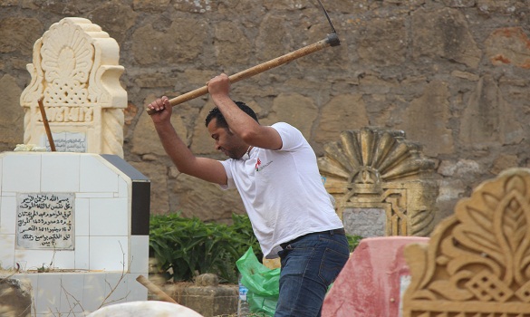 فوضى وزحام بمقبرة بسلا صباح العيد بعد التبليغ عن صوت داخل قبر