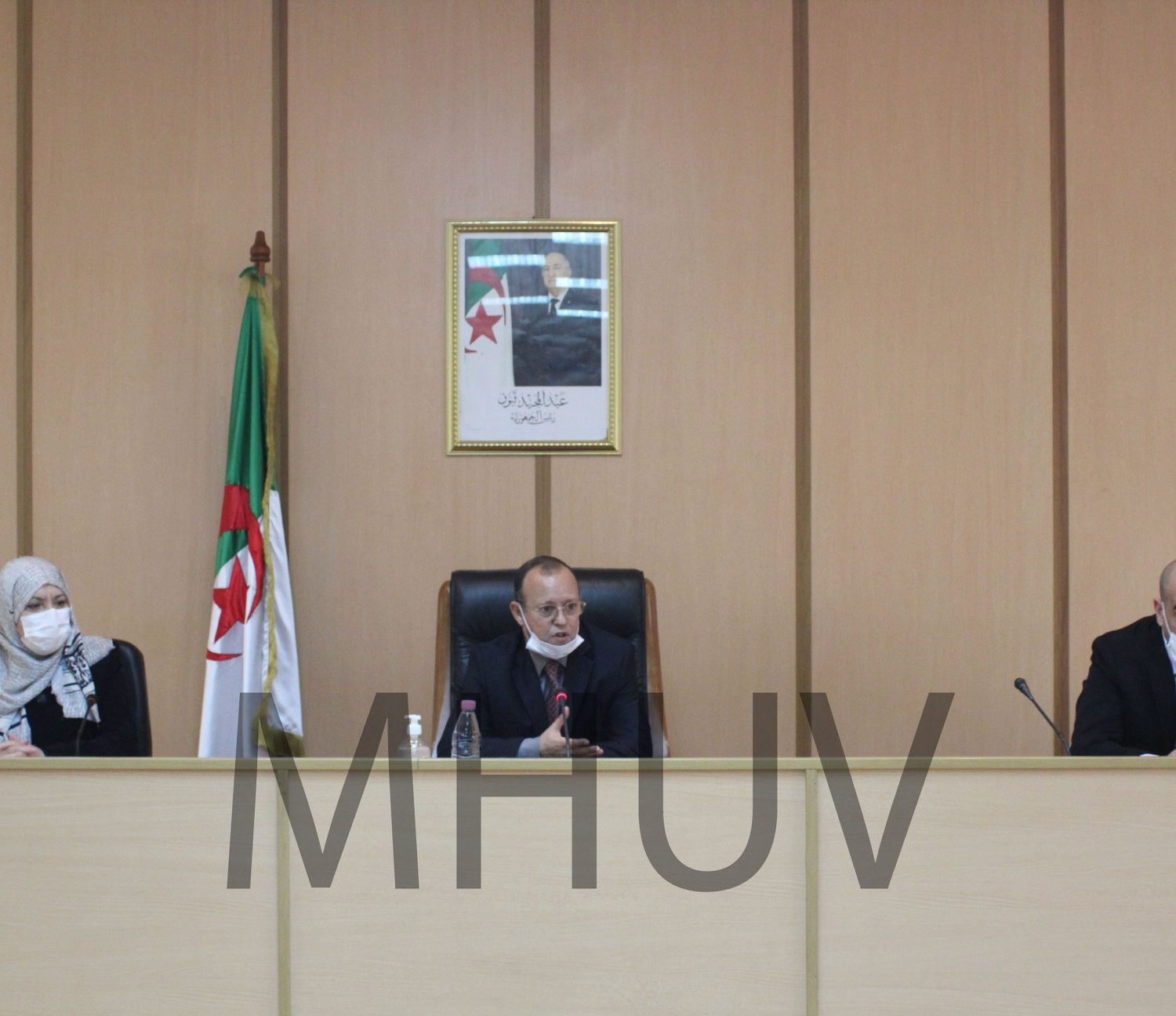 1-37-1500x9999-c وزير السكن يجتمع مع ممثلي أرباب العمل وإطارات الوزارة