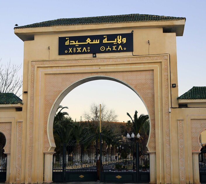 والي سعيدة يعلن المتابعة القضائية لمروجي شائعة منعه للعمل الخيري والتضامني