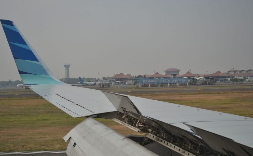 1200px-landing_at_shia_jakarta-825x510-2 مطار اندونيسيا