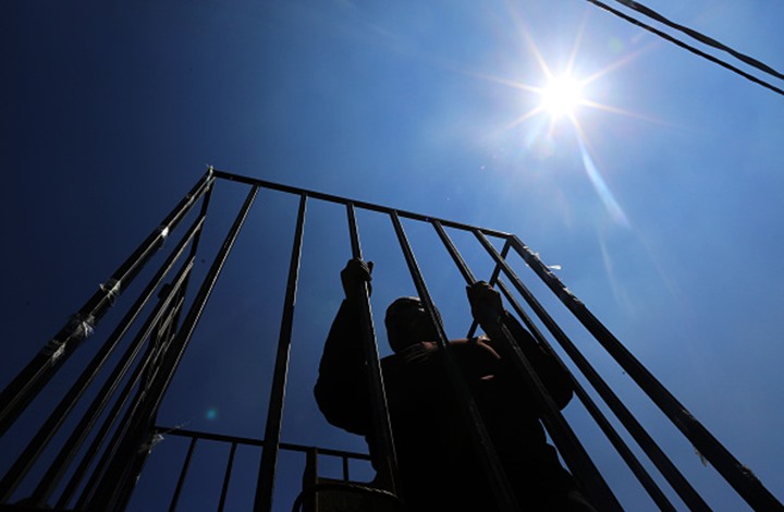 إصابة معتقل فلسطيني بفيروس كورونا بسجون الاحتلال