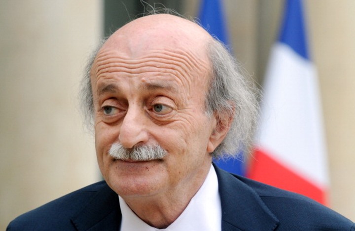 جنبلاط يتهم رئيس حكومة لبنان بالتحضير لـ"انقلاب مالي"