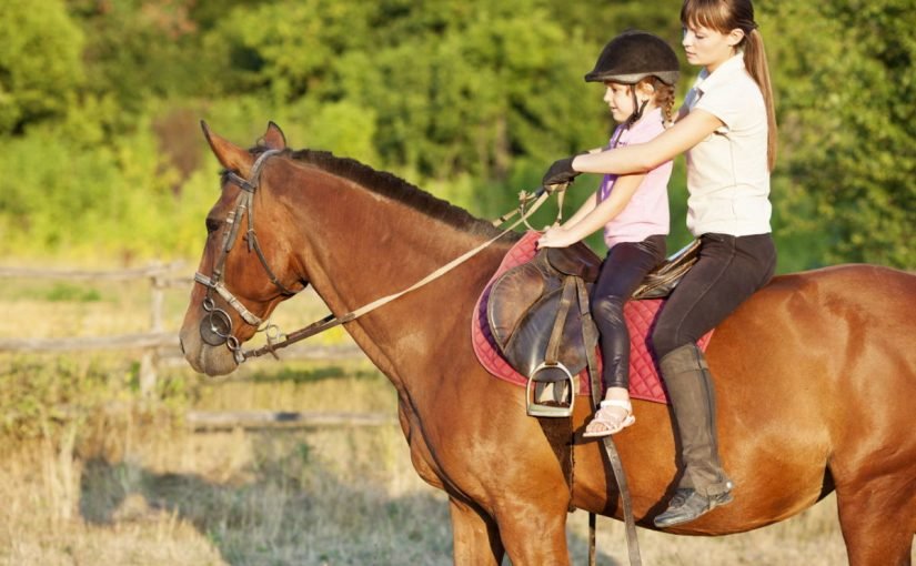 1280-171330832-child-riding-horse-outdoors-825x510-2 عروض موقع كوبون لتعلم شيء جديد في الاجازة الأسبوعية في دبي