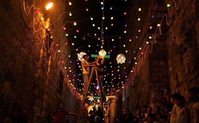 13131277_1129272587096252_6431281151063879161_o-825x510-2 اجواء رمضان حول العالم