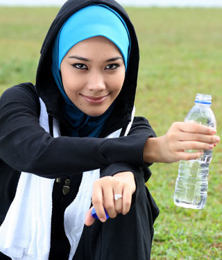 الاكثار من الشرب اثناء التمارين الاكثار من الشرب اثناء التمارين