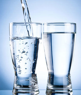 شرب الماء والسوائل شرب الماء والسوائل