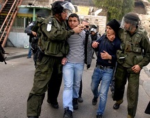 محاكمة الأطفال: ابتكار القوانين الأكثر عنصرية