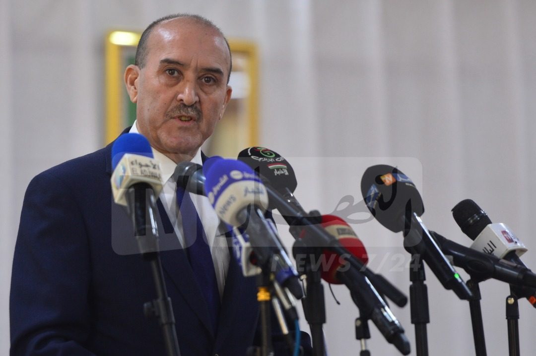 1500x9999-c-5 وزير الداخلية يعزي المدير العام للأمن الوطني في وفاة أمه