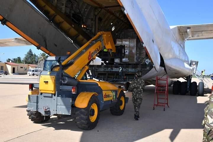 1500x9999-c-66 وصول طائرة روسية محملة بمعدات طبية كهبة للجزائر لمطار بوفاريك