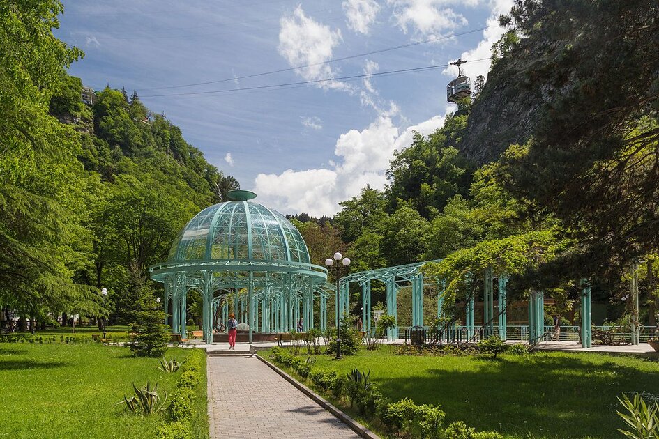 2016_bordc5bcomi_park_centralny_02 منتزه المياه المعدنية