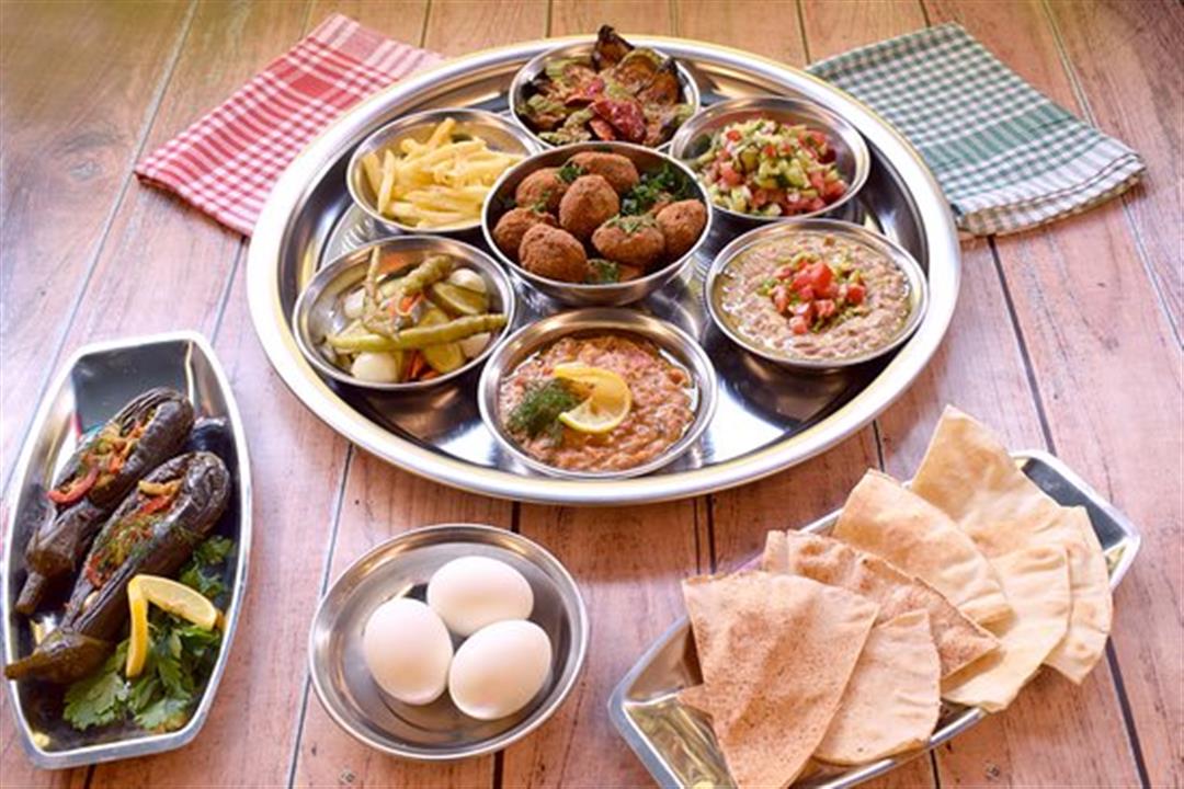 ماذا يحدث لجسمك عند تناول الفول والطعمية يوميًا؟