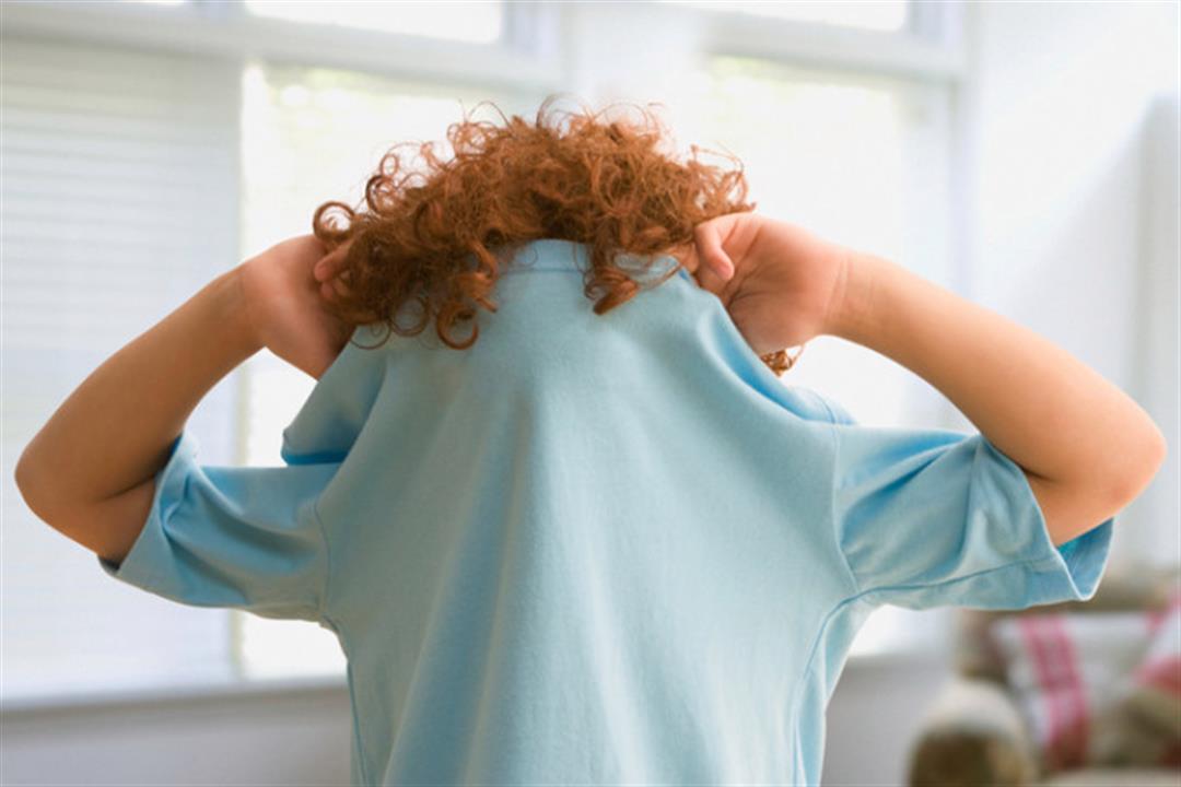 أطباء يحذرون: تخفيف ملابس طفلِك الآن يعرضه لبعض الأمراض