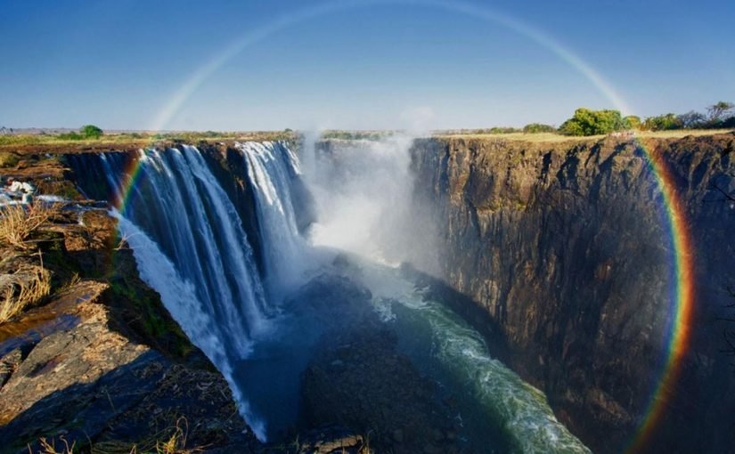 2usudq3os6-825x510-2 تقرير عن شلالات فيكتوريا