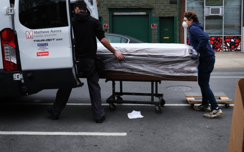 3-1500x9999-c قفزة في عدد إصابات ووفيات كورونا في أمريكا