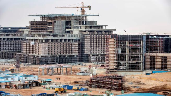 مصر: شركات المقاولات ترفض قرار مدبولي العمل بكامل طاقتها