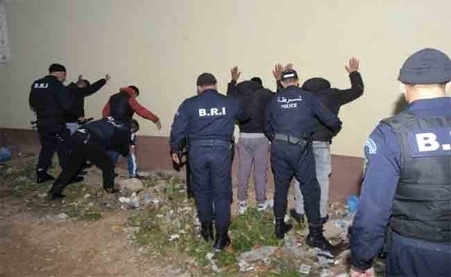 4-1500x9999-c-1500x9999-c-1500x9999-c-2 البليدة: أمن وادي العلايق يوقف عصابة زرعت الرعب وسط السكان