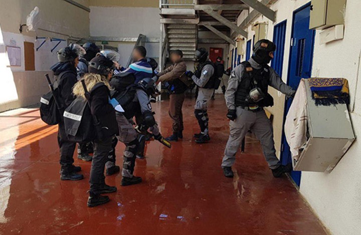 في يوم الأسير الفلسطيني.. مخاوف من تفشي كورونا بالسجون