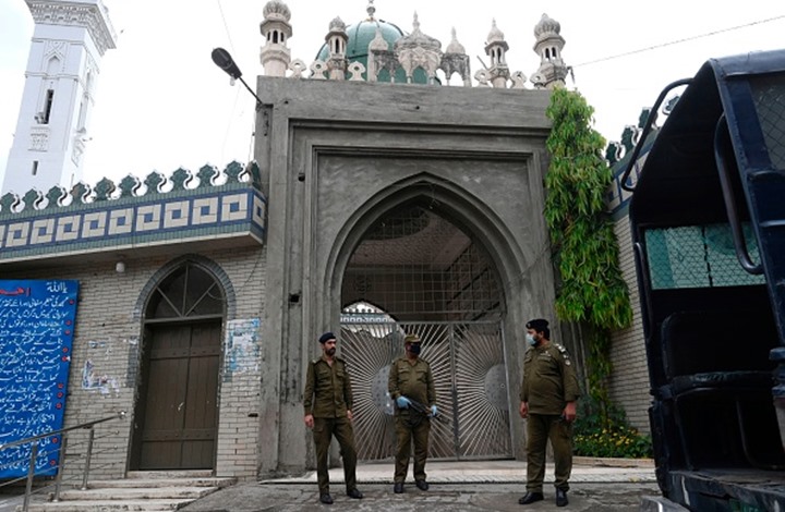 باكستان ترفع القيود عن صلاة الجماعة بالمساجد مع اقتراب رمضان