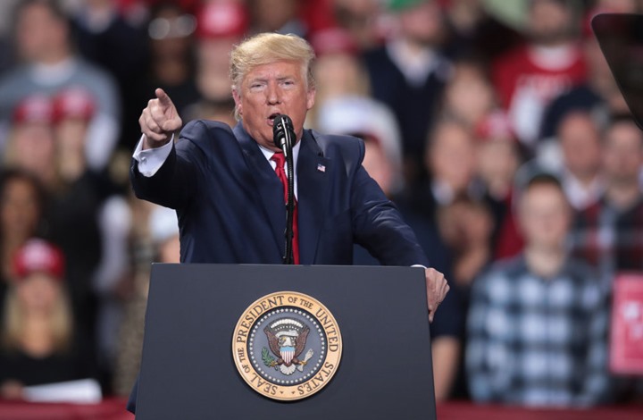 42020188306488-3 ترامب يدعو لتطهير الرئة بالمعقم أو الأشعة.. وسخرية (شاهد)