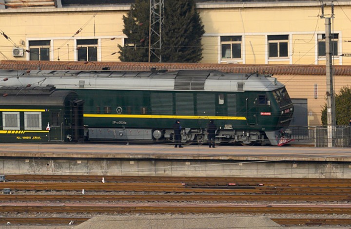 رصد قطار يرجح أنه خاص برئيس كوريا الشمالية عند منتجع خاص