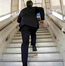 تسلق السلالم