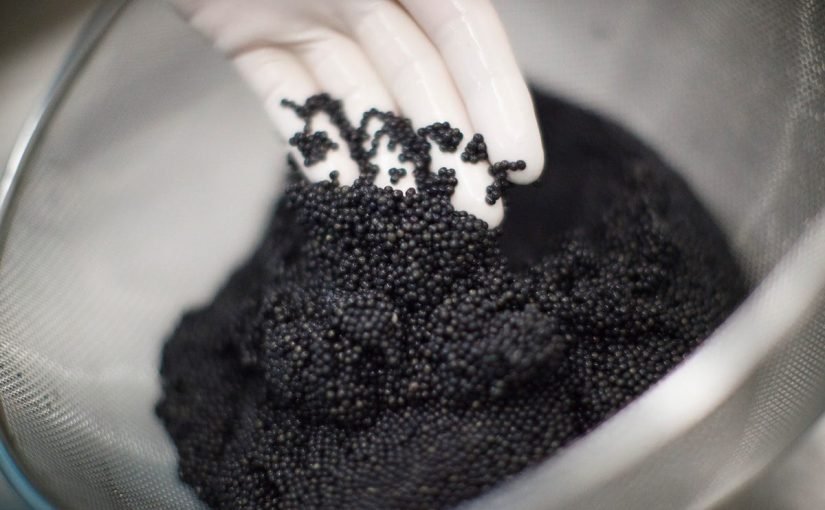 51a8c1f76bb3f7b94e000034-825x510-2 علاج الكافيار للشعر