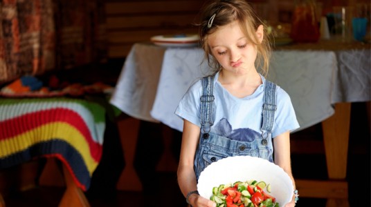 54b27d7b4d145article_2728_1-1 كيف تتعاملين مع طفلك الانتقائي في طعامه