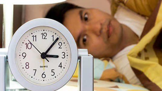 54b525e8228c1article__1-1 ما هي الأمور التي يمكن القيام بها للمساعدة على النوم ليلاً؟