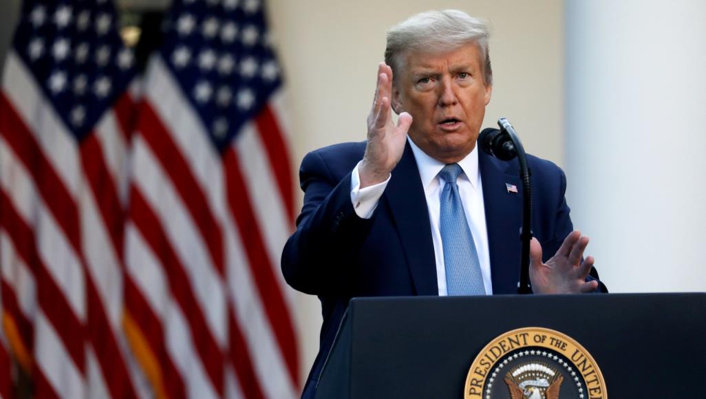 بكين تنفي إنتاج الفيروس بمختبراتها.. ترامب: نحقق في خروج كورونا من معمل بالصين ترامب تبنى ما ورد في تقرير فوكس نيوز بشأن مصدر فيروس كورونا (رويترز)