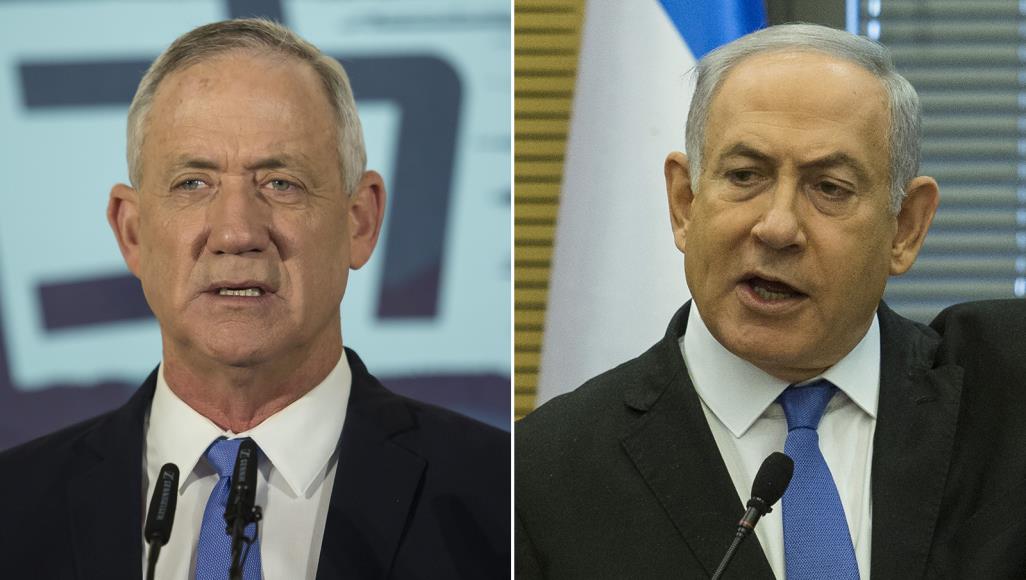 بانتهاء مهلة تشكيل الحكومة.. نقل التفويض للكنيست ونتنياهو وغانتس يواصلان التشاور نتنياهو وغانتس تفاوضا على تقاسم السلطة (غيتي)