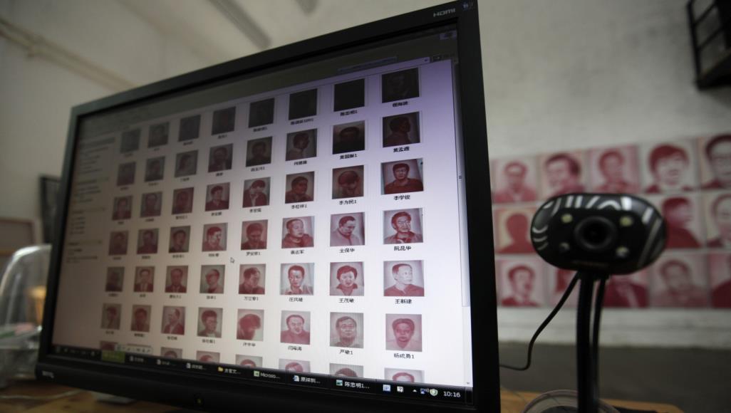 تحتاج كاميرا حاسوب للعمل عن بعد؟.. تعلم كيف تحول هاتفك الذكي لكاميرا ويب تحويل هاتفك الذكي لكاميرا ويب باستخدام التطبيقات المناسبة (رويترز)