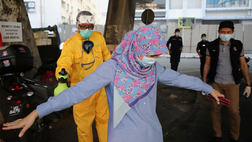 هيومن رايتس ووتش تتهم الحكومة الماليزية بتعريض حياة لاجئي الروهينغا للخطر مع انتشار كورونا حذرت منظمات حقوقية من تفاقم محنة إقليم الروهينغا (الجزيرة)