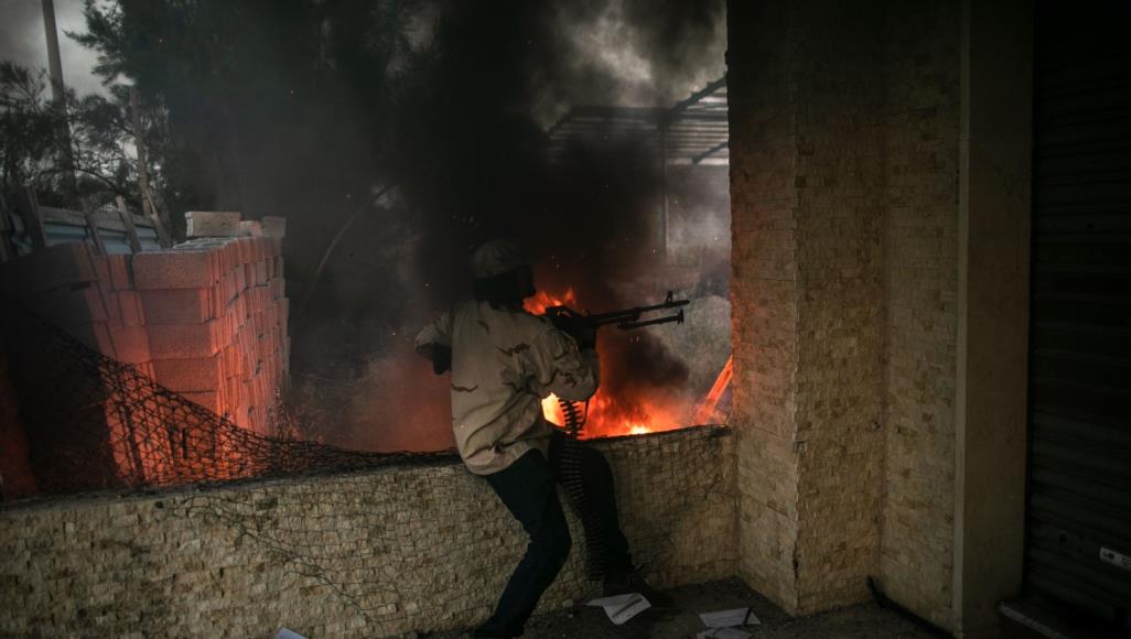 ليبيا.. الوفاق تسقط طائرة إماراتية مسيرة وتضيق الخناق على قوات حفتر قوات حكومة الوفاق الليبية سيطرت على محور الطويشة وحققت تقدما بمحوري صلاح الدين ومشروع الهضبة جنوبي طرابلس (الأناضول)