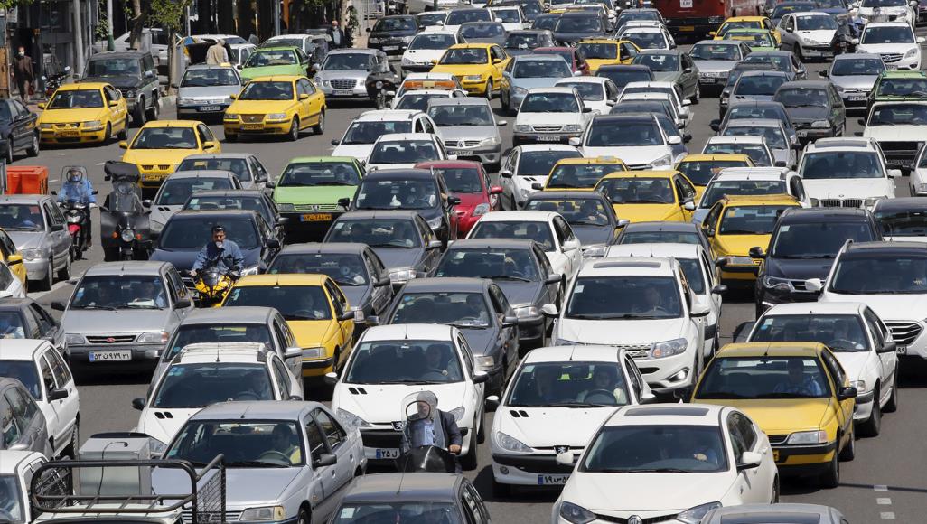 جولة للجزيرة نت.. هكذا تبدو طهران بعد استئناف النشاط الاقتصادي أحد الشوارع الرئيسية في العاصمة الإيرانية طهران (الأوروبية)