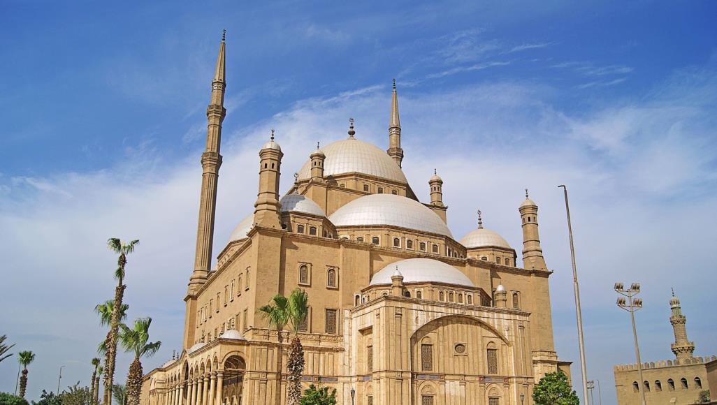 مصر.. مسؤول بالأوقاف تحدث عن إقامة التراويح بالمساجد دون مصلين فأقاله الوزير وزارة الأوقاف تمسكت بقرار غلق المساجد وتعليق إقامة صلوات الجمعة والجماعات بما فيها صلاة التراويح (مواقع التواصل الاجتماعي)