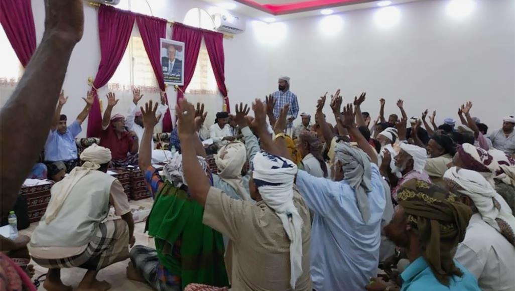 اليمن.. مشايخ سقطرى يدعون لإزالة المظاهر العسكرية غير القانونية مشايخ سقطرى طالبوا القوات السعودية الموجودة بالأرخبيل بحماية شرعية الدولة من أي تمرد (الجزيرة)