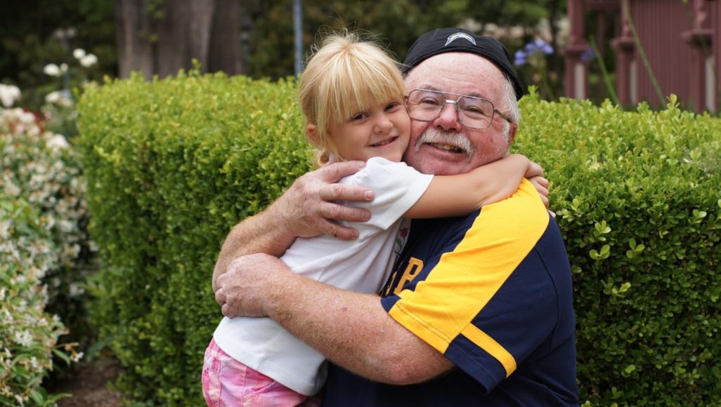 كورونا يحرم الملايين من العناق والمصافحة.. كيف تستعيد فوائد التلامس رغم العزلة؟ افتقار التلامس أو انقطاعه خلال فترة العزل الاجتماعي أمر لا يستهان به (بكساباي)