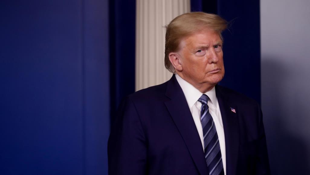 وول ستريت جورنال: تعليق ترامب الهجرة إلى الولايات المتحدة إلهاء سياسي تعليق ترامب الهجرة مرتبط باعتبارات سياسية محضة (رويترز)