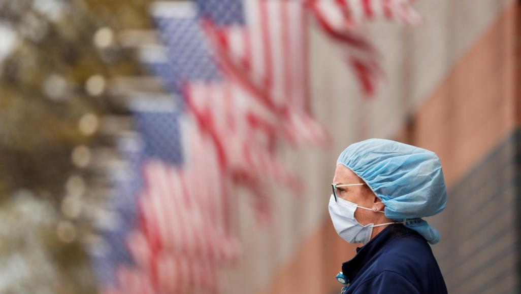 كورونا.. أكثر من 800 ألف إصابة بأميركا وارتفاع الإصابات في دول عربية الولايات المتحدة سجلت أكبر عدد من الوفيات والإصابات حتى الآن جراء فيروس كورونا المستجد (رويترز)