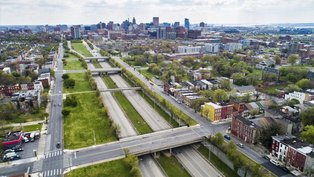 الإغلاق بسبب كورونا أثر على الدول، وزعماء -مثل ترامب- يريدون رفعه في أسرع وقت لأنه أفقدهم شعبيتهم (الأوروبية)