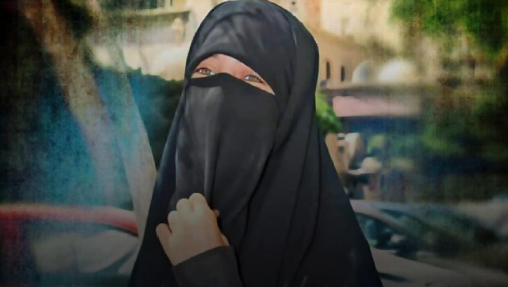 انتقدت تعامل الحكومة مع كورونا.. مخاوف من تدهور صحة معتقلة مصرية قوات الأمن المصرية اعتقلت آية كمال الدين بسبب تدوينه على فيسبوك انتقدت تعامل الدولة مع انتشار فيروس كورونا (مواقع التواصل)