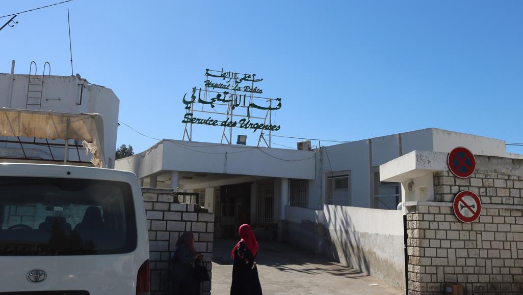 أطباء تونسيون يحذرون: الخوف من العدوى بكورونا يقتل أيضا أطباء أكدوا انخفاض الحالات السلبية الواردة على المستشفيات بعد جائحة كورونا (الجزيرة نت)