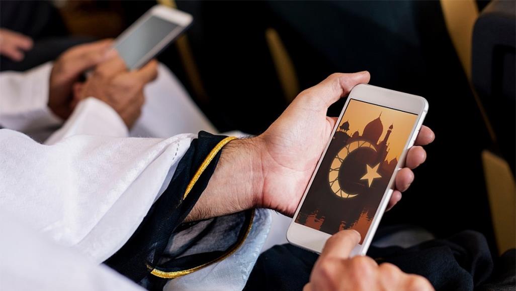 في ظل كورونا والحظر.. تطبيقات مفيدة اجعلها على هاتفك في رمضان مجموعة من التطبيقات التي يحتاجها المسلم في هذا الشهر المبارك لمتابعة فروضه وأداء واجباته الدينية والدنيوية (شترستوك)