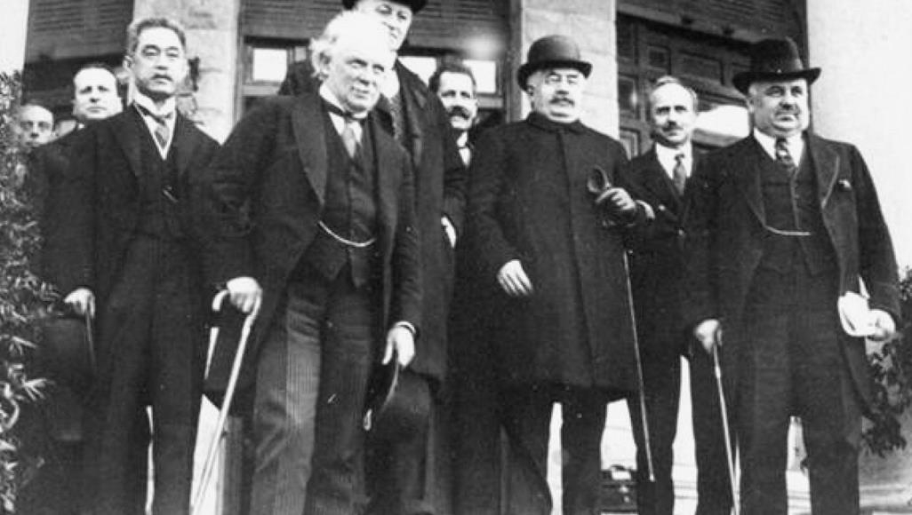 مؤتمر "سان ريمو" وليس اتفاقية "سايكس بيكو".. هكذا تقاسمت فرنسا وبريطانيا كعكة الشرق الأوسط قبل مئة عام معاهدة سيفر في 10 أغسطس/آب 1920 حصلت بموجبها فرنسا على سوريا ولبنان، ومُنحت بريطانيا فلسطين والعراق (ويكي كومنز)